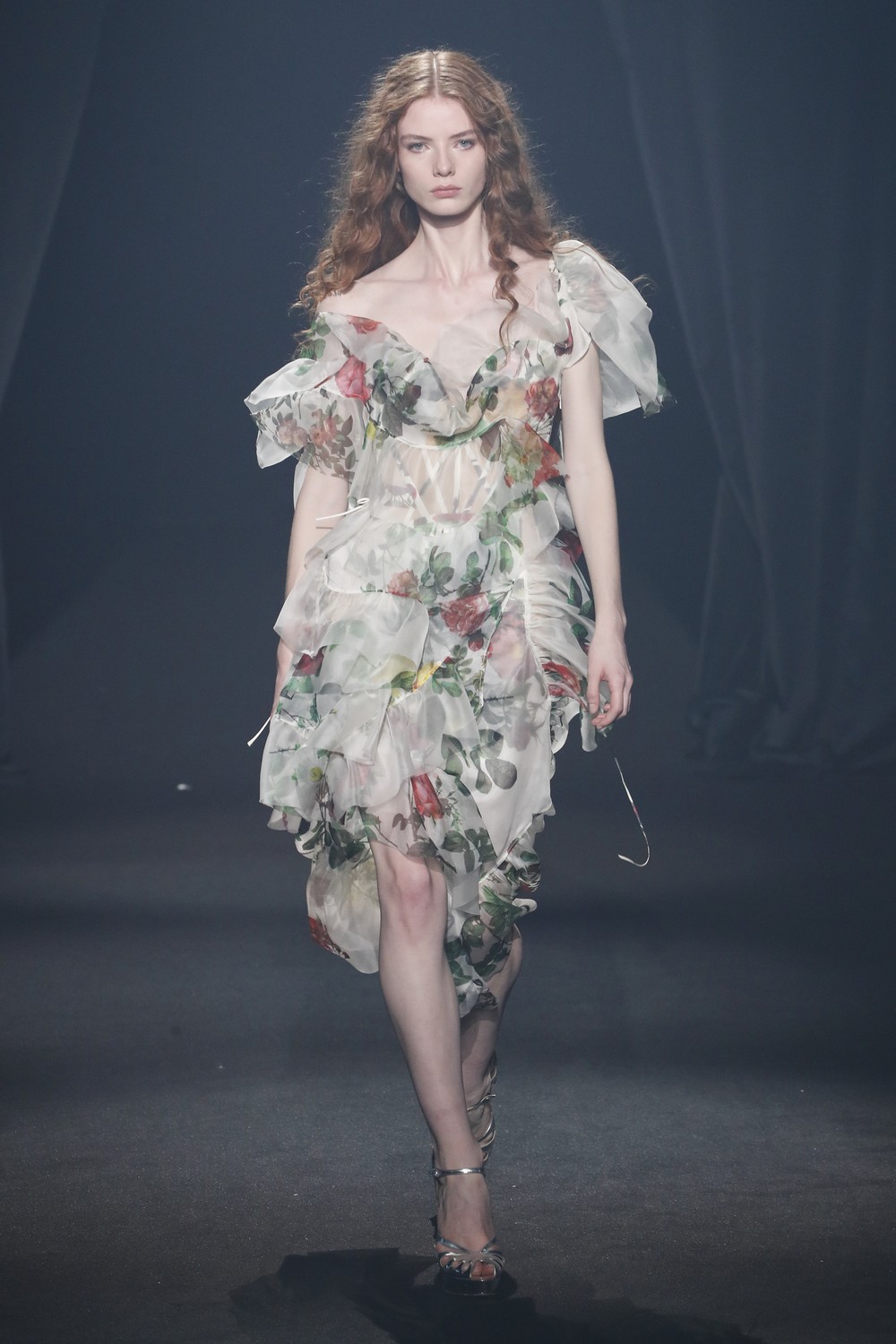AZ Factory: 45 designers homenageiam Alber Elbaz em desfile