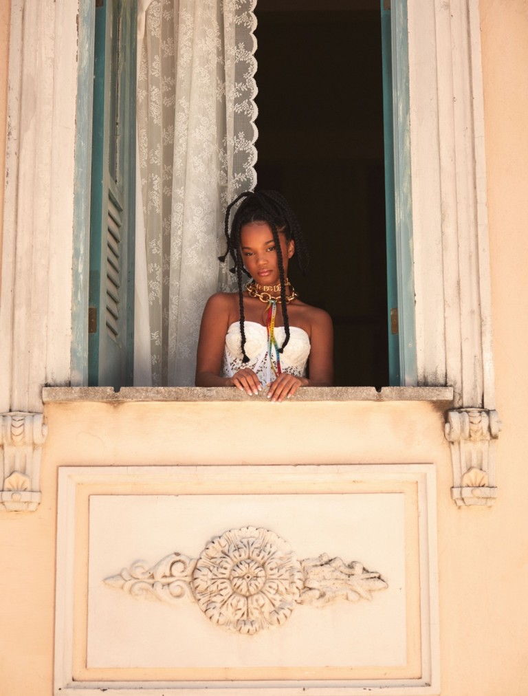 Doce Salvador: Agnes Nunes estrela editorial em retorno a Bahia