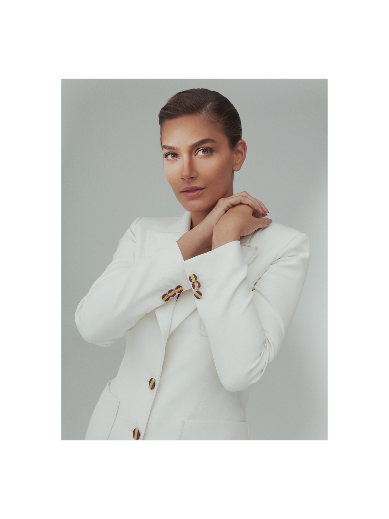 Lá vem a noiva! As tendências da moda bridal em editorial com Marcella Tranchesi