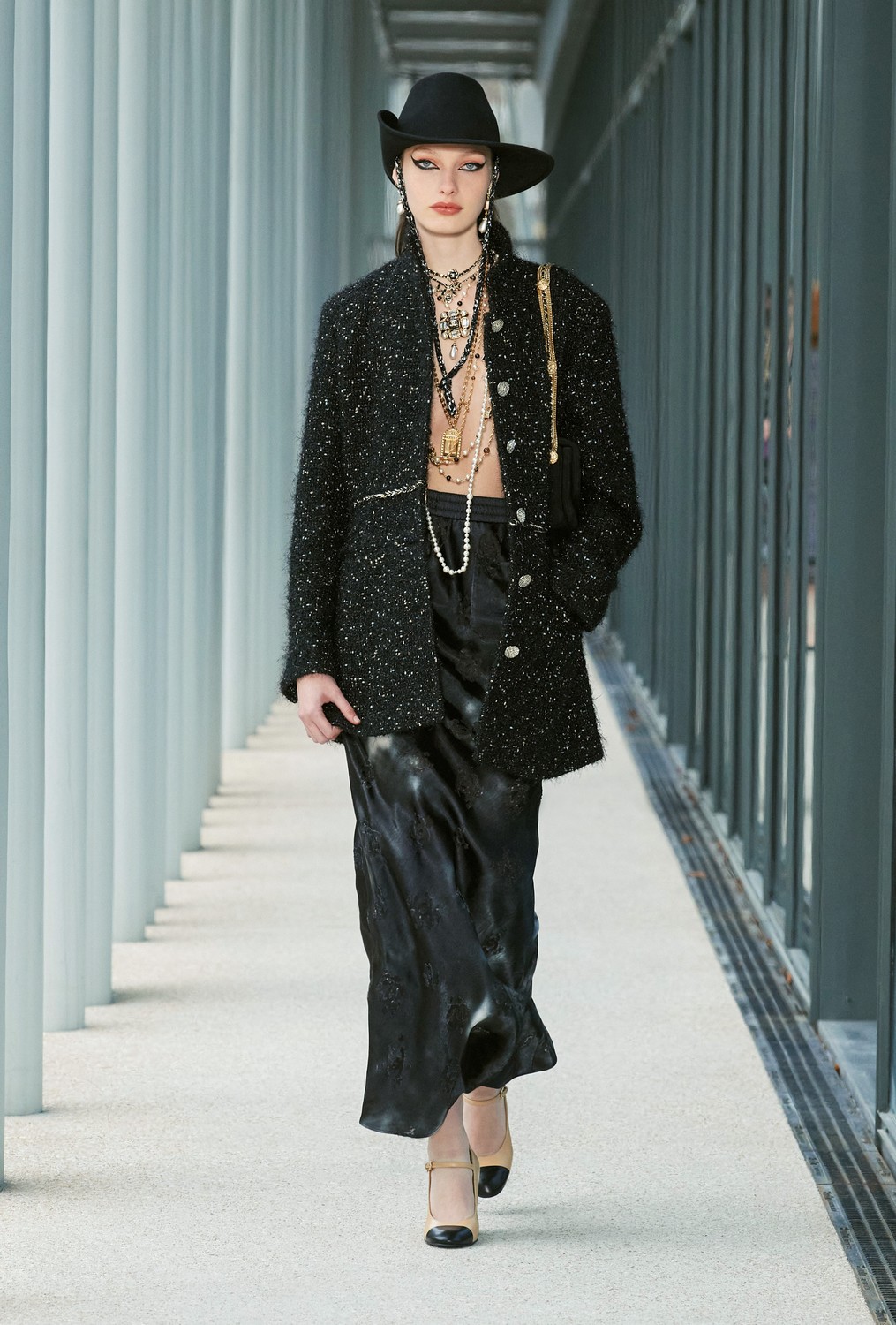 Chanel inaugura le19M com desfile Métiers D’Art