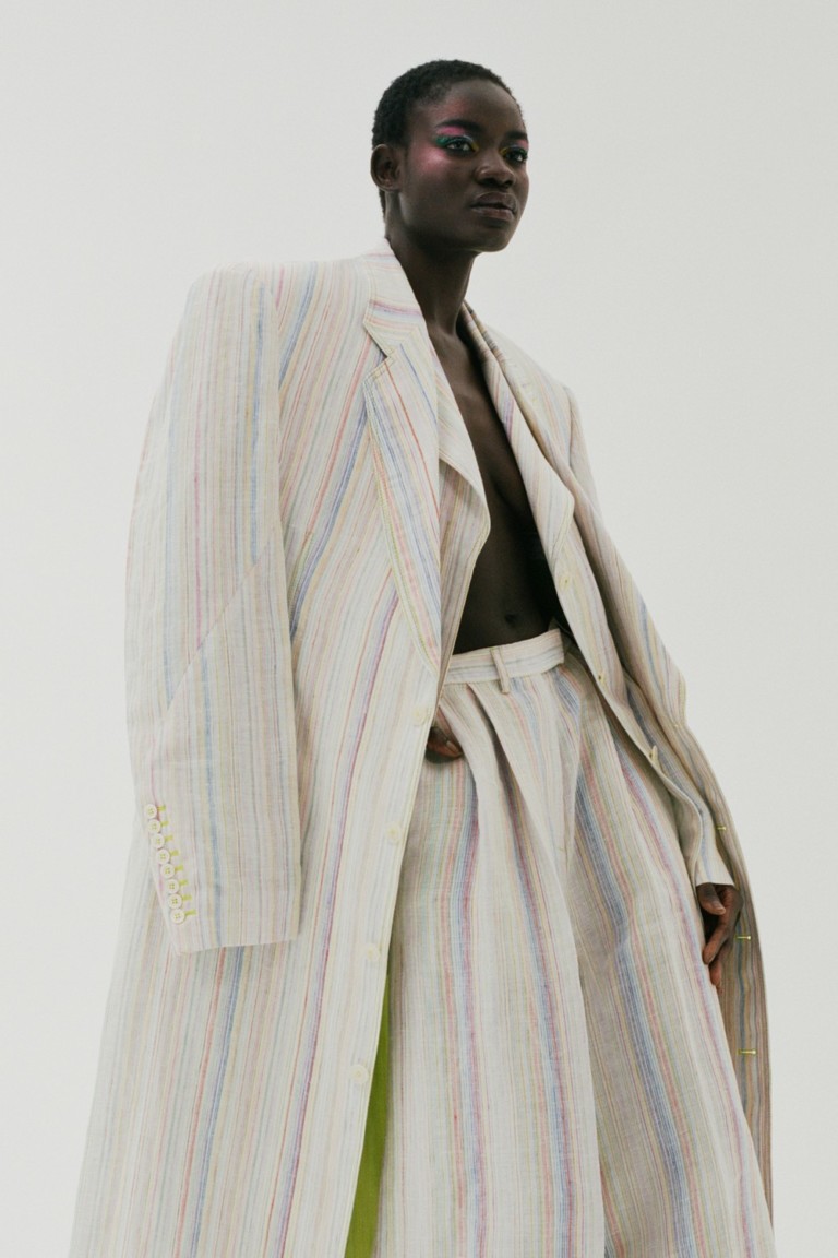 Christopher John Rogers cria arco-íris de roupas para pre-fall 2022