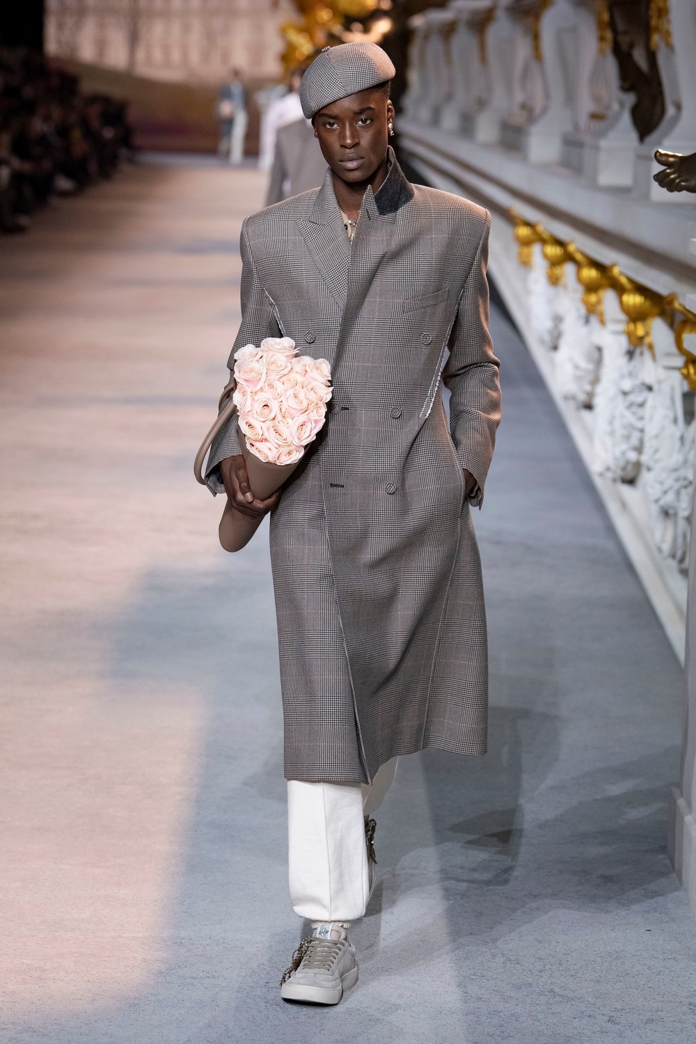 Kim Jones cria releituras do New Look de Christian Dior para inverno 2022 masculino