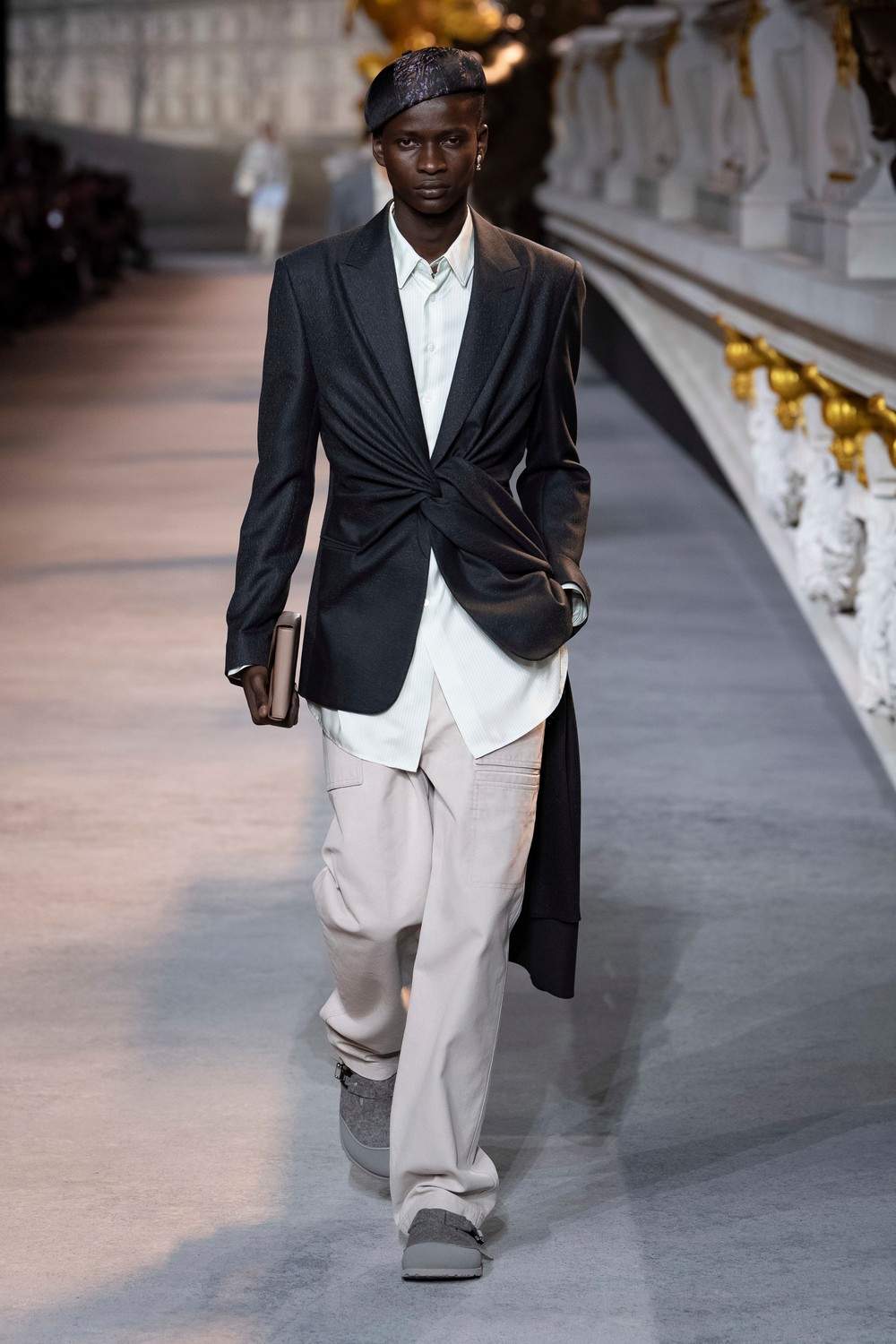 Kim Jones cria releituras do New Look de Christian Dior para inverno 2022 masculino