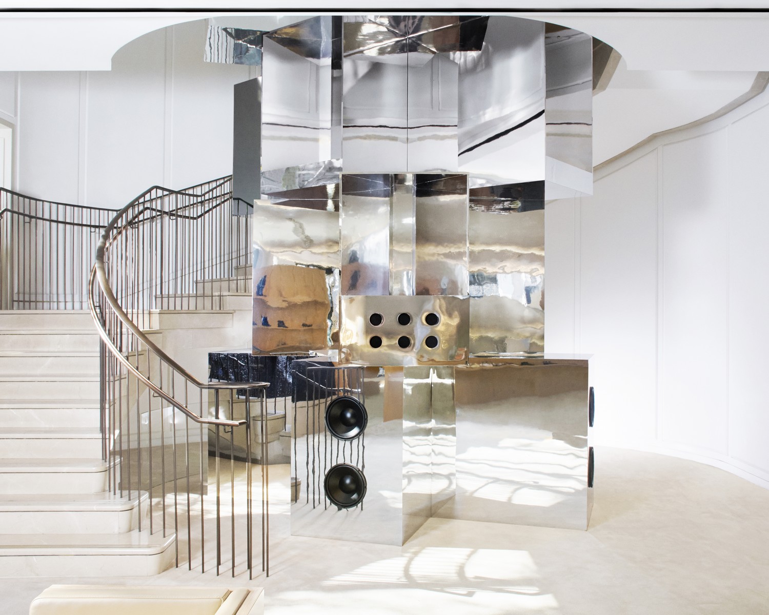 Burberry apresenta experiência interativa na Rodeo Drive