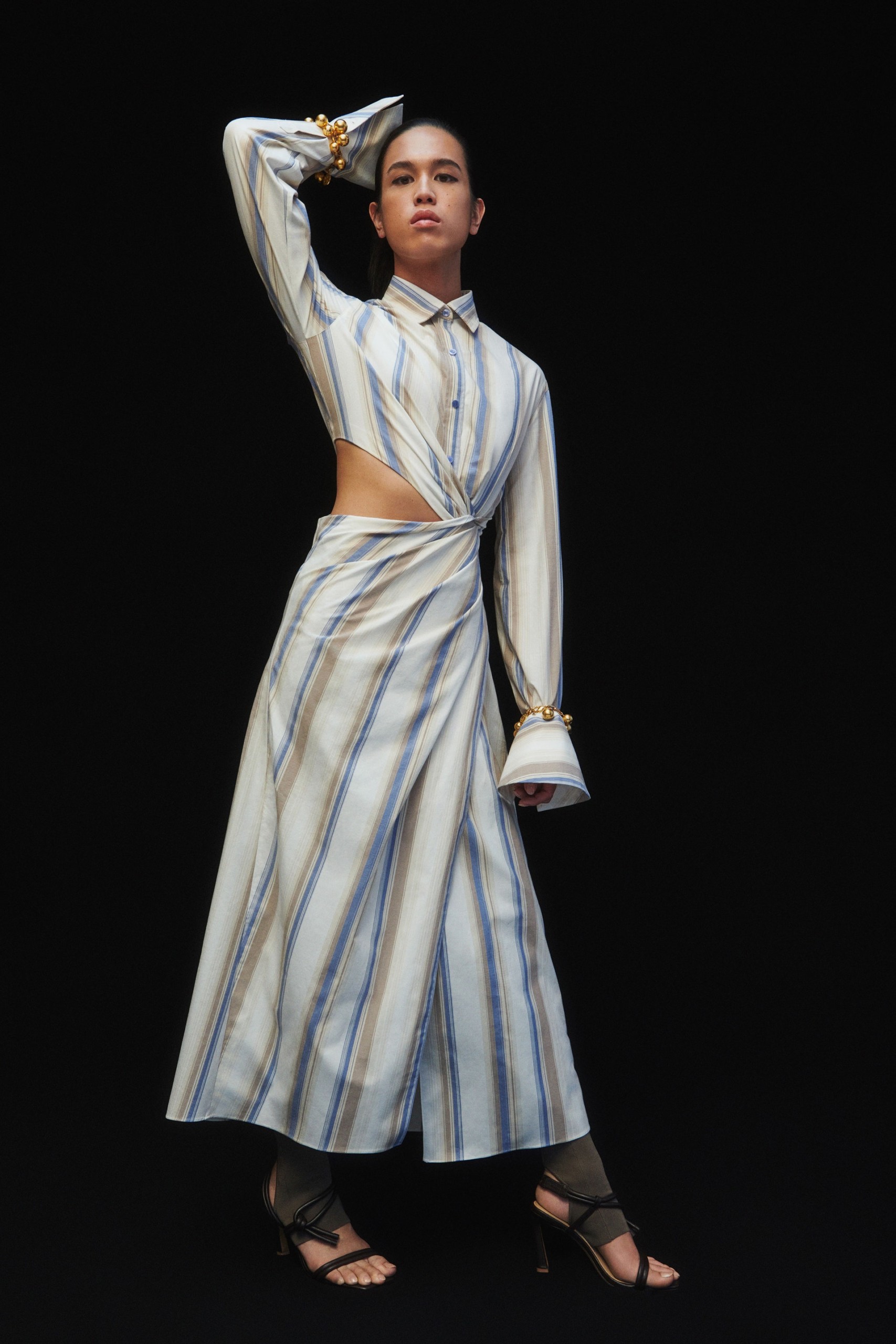Jonathan Simkhai apresenta desfile de inverno 2022 no metaverso
