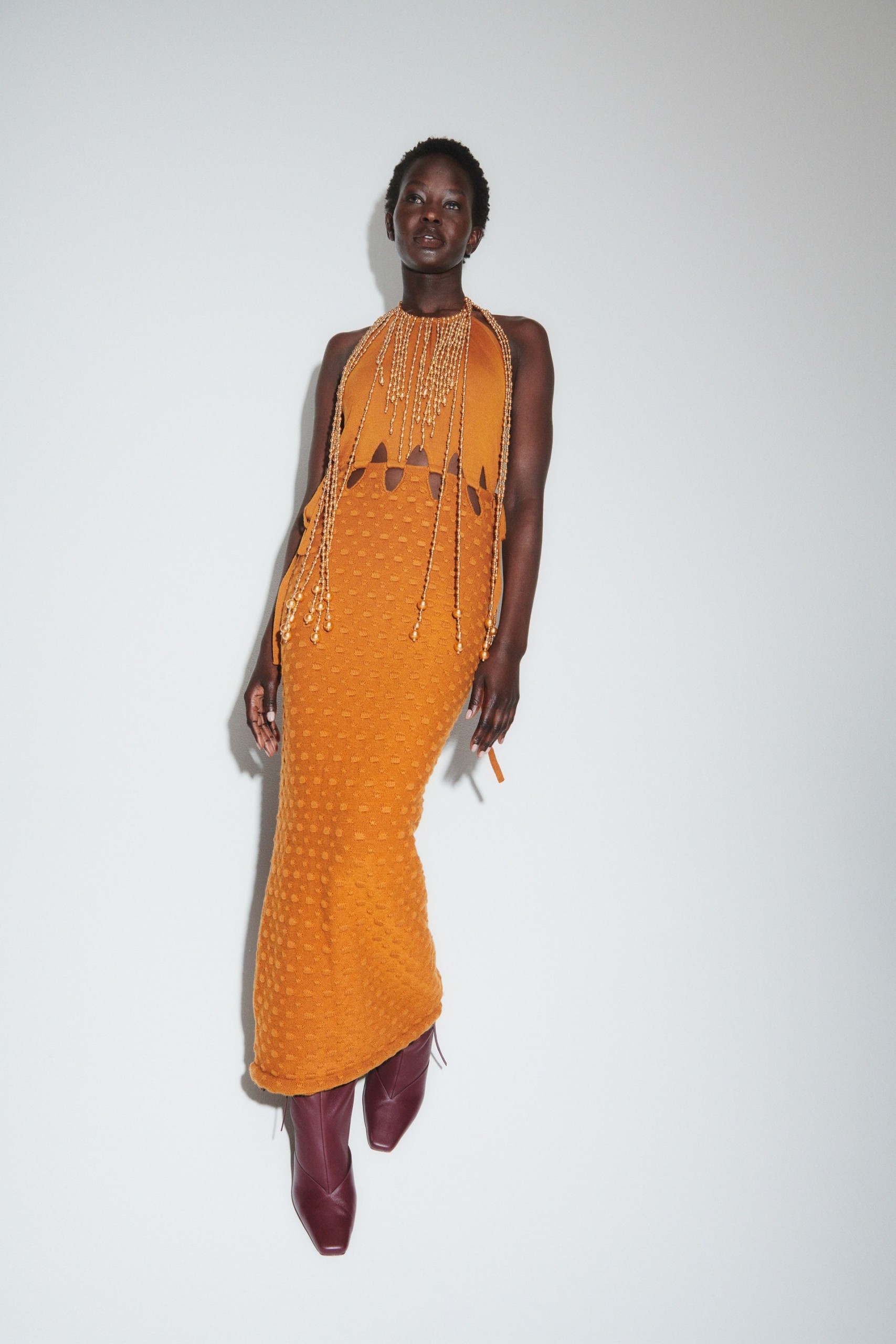 Jonathan Simkhai apresenta desfile de inverno 2022 no metaverso