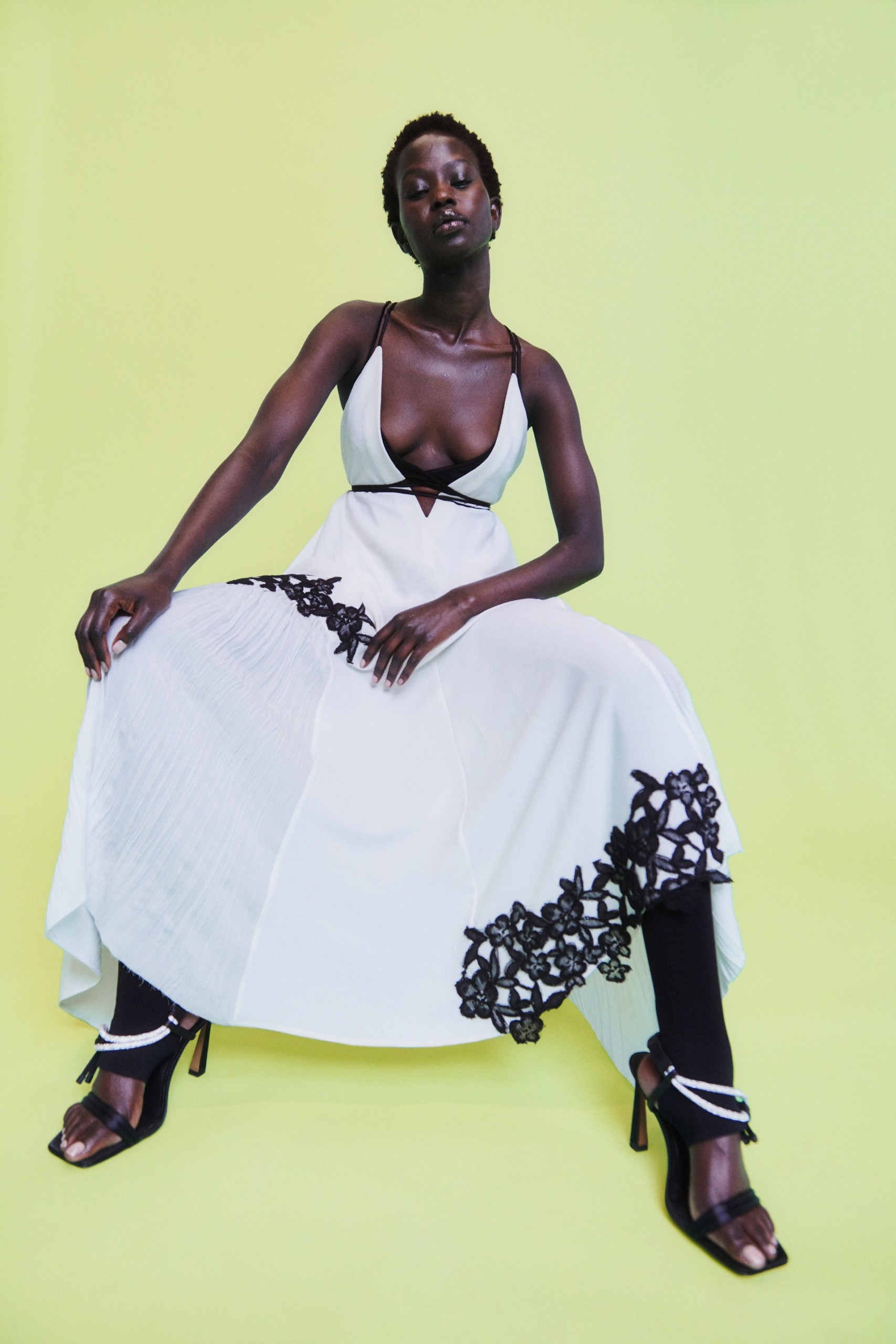 Jonathan Simkhai apresenta desfile de inverno 2022 no metaverso