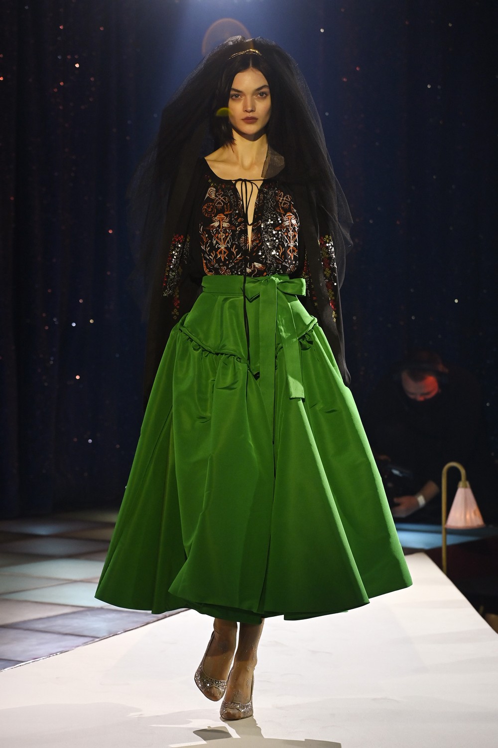 Andreas Kronthaler for Vivienne Westwood sobe aos palcos cheia de teatralidade