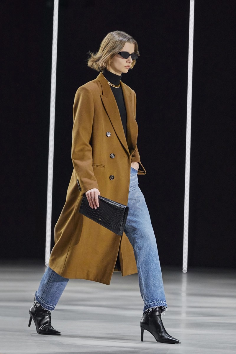 Celine reforça seu DNA elegante sem esforço em inverno 2022