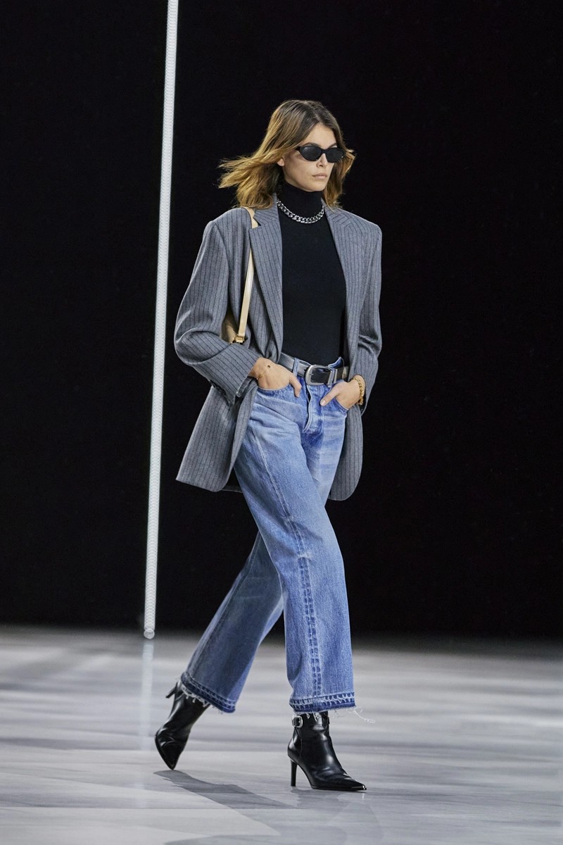 Celine reforça seu DNA elegante sem esforço em inverno 2022