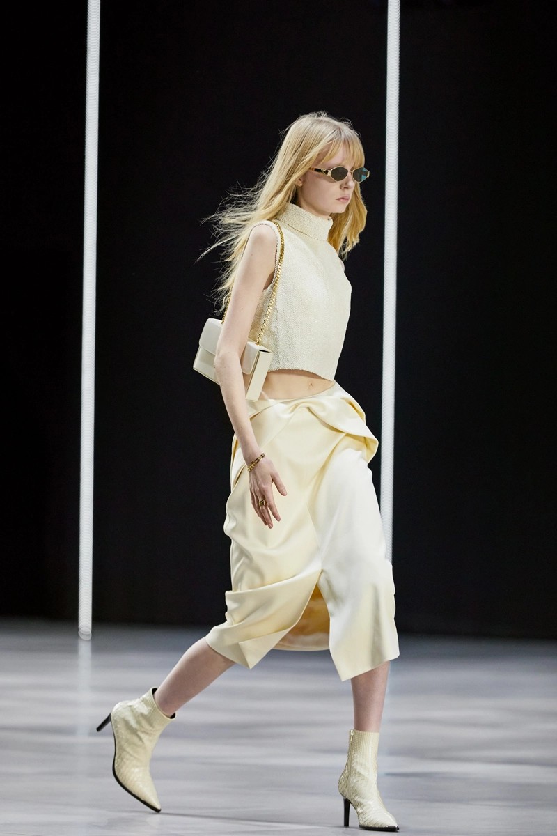 Celine reforça seu DNA elegante sem esforço em inverno 2022