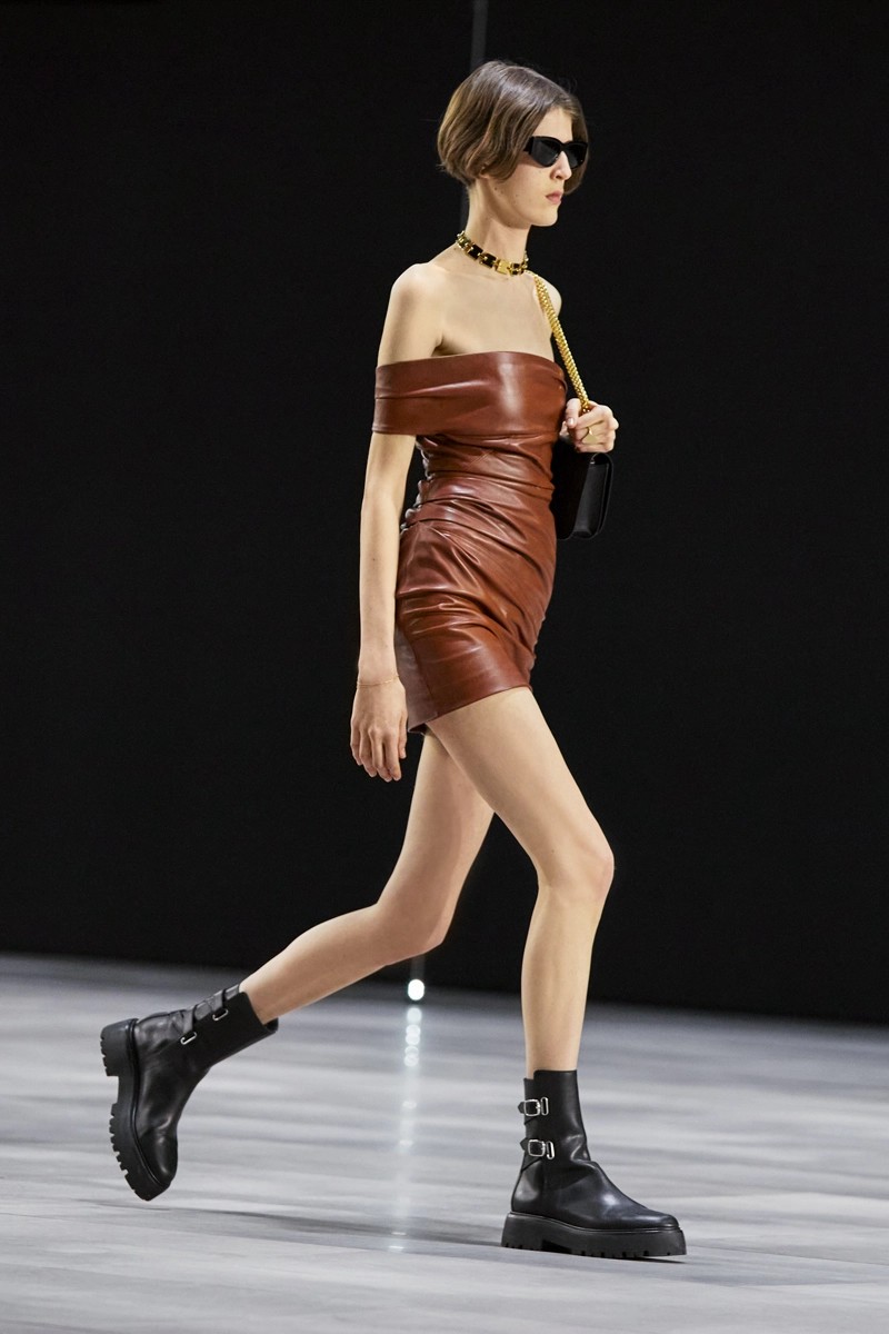Celine reforça seu DNA elegante sem esforço em inverno 2022