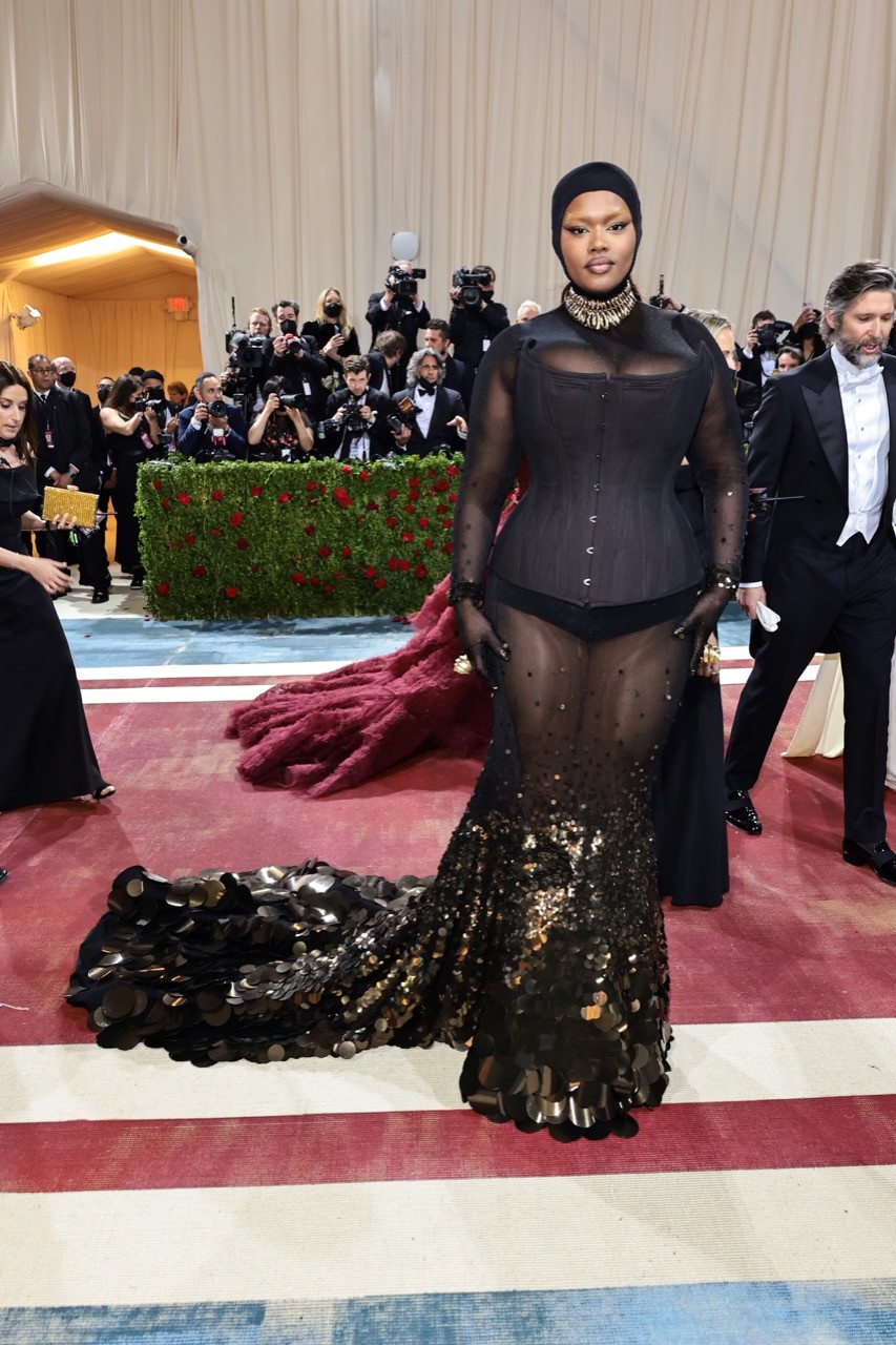 Met Gala: metalizados dominam red carpet da edição de 2022