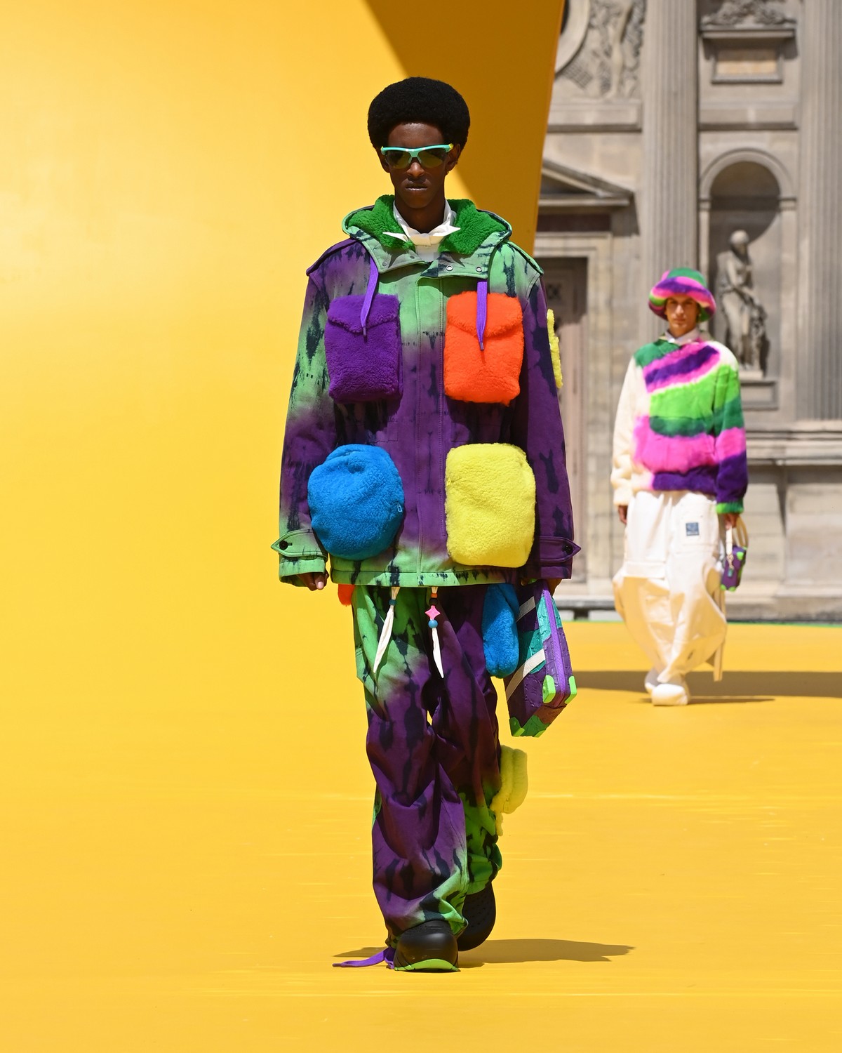 Louis Vuitton homenageia o imaginário infantil e a coletividade da trajetória de Virgil Abloh