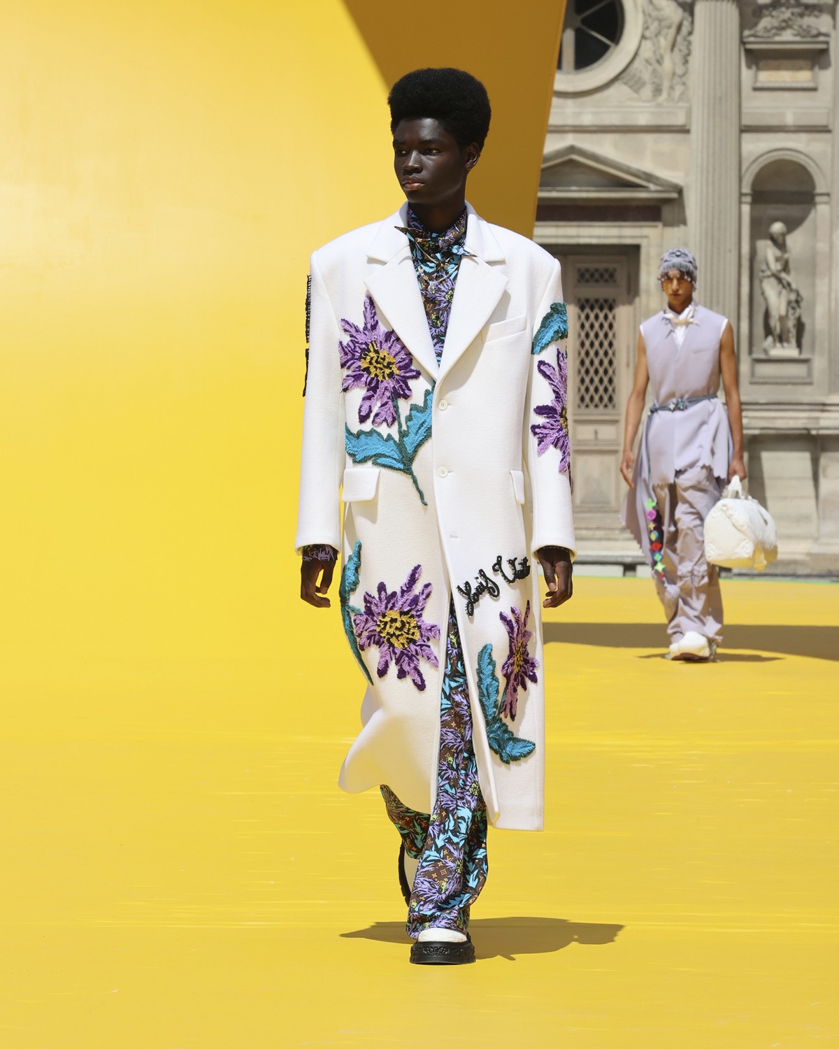 Louis Vuitton homenageia o imaginário infantil e a coletividade da trajetória de Virgil Abloh
