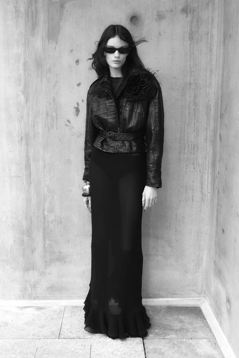 Anthony Vaccarello reforça o DNA sexy da Saint Laurent