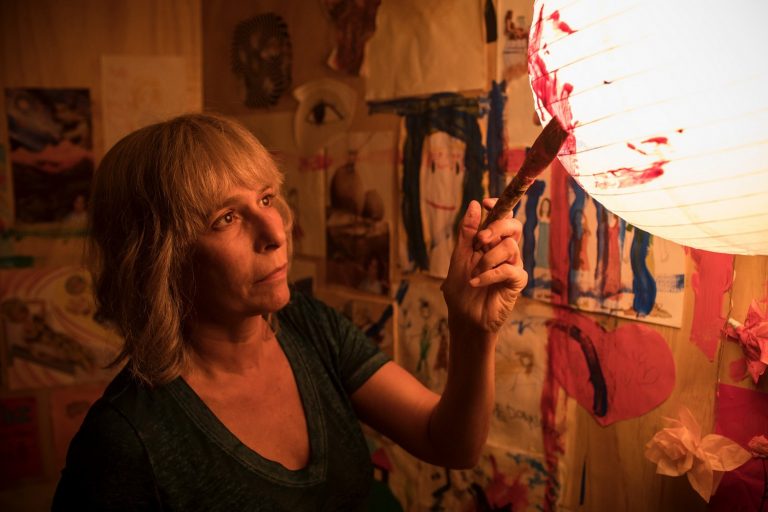 Andrea Beltrão volta às telas com drama intimista "Ela e Eu"