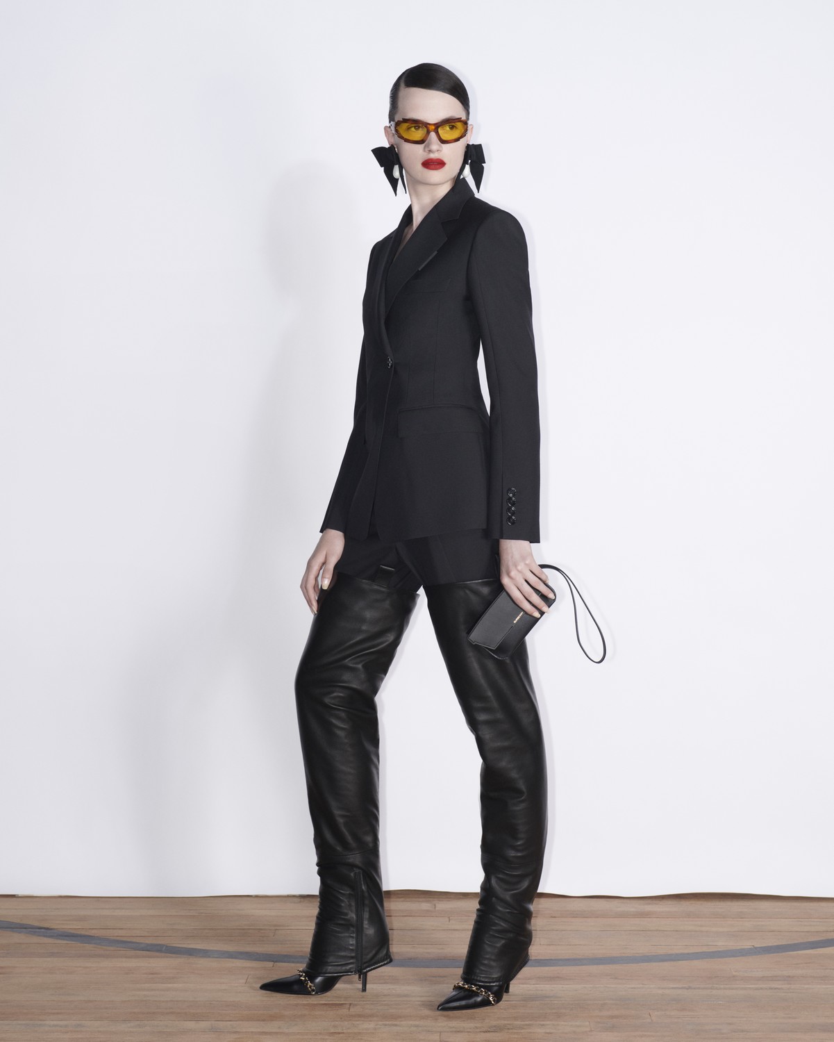 Riccardo Tisci convida Jared Buckhiester para cocriar resort 2023 da Burberry