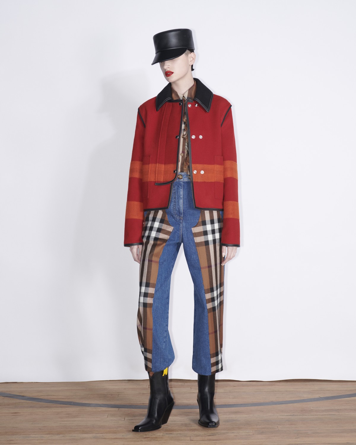 Riccardo Tisci convida Jared Buckhiester para cocriar resort 2023 da Burberry