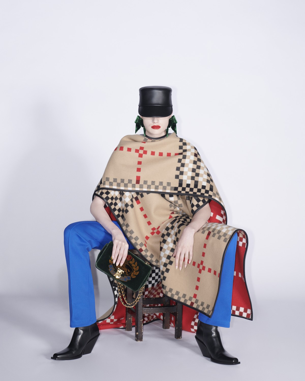 Riccardo Tisci convida Jared Buckhiester para cocriar resort 2023 da Burberry