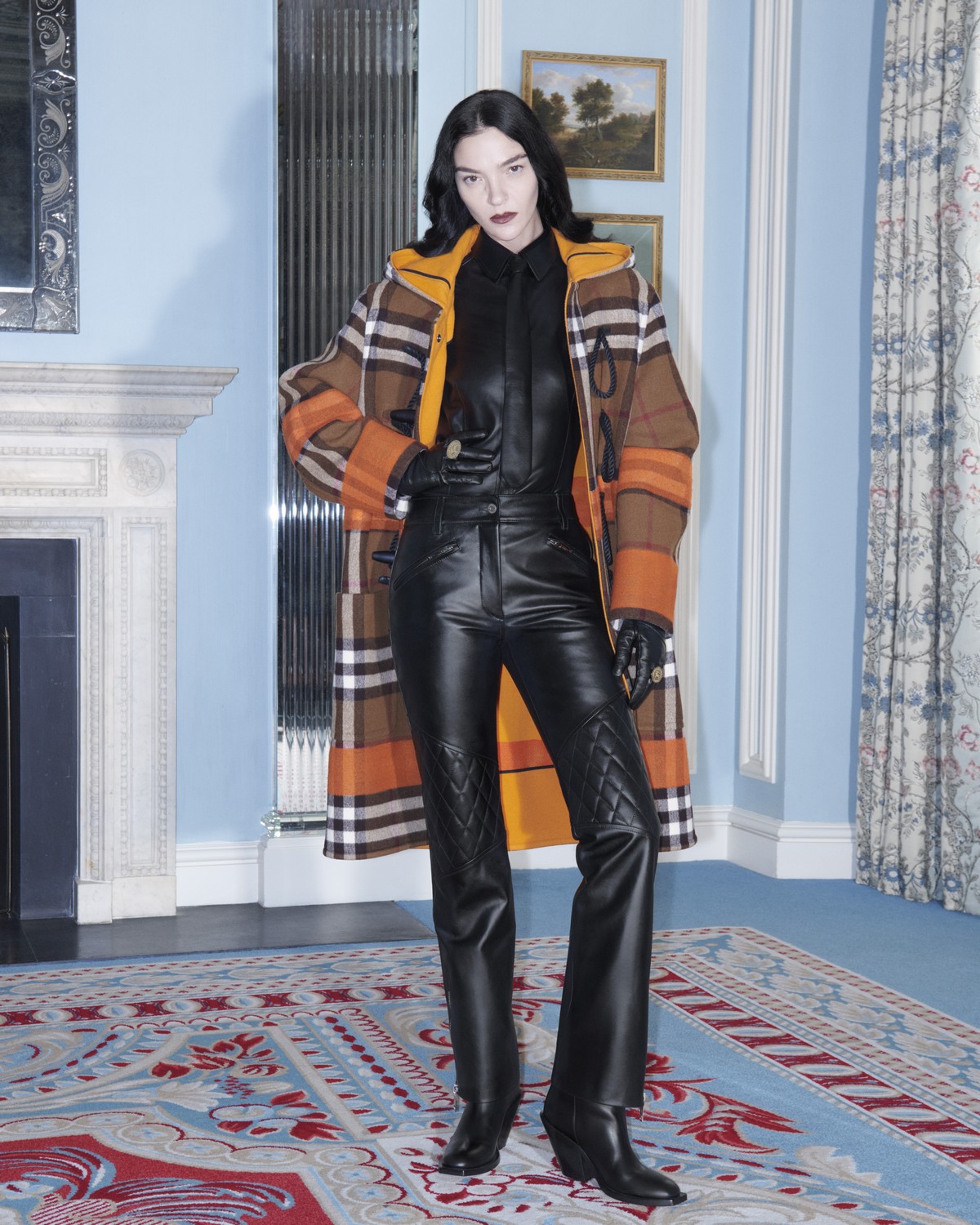 Riccardo Tisci convida Jared Buckhiester para cocriar resort 2023 da Burberry