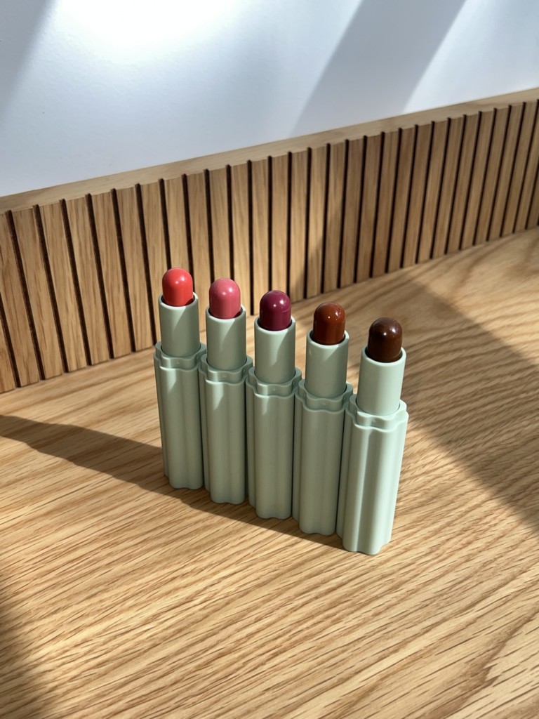 Vic Beauté: Vic Ceridono apresenta sua marca de beleza