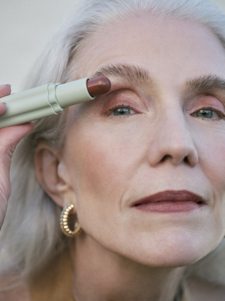 Vic Beauté: Vic Ceridono apresenta sua marca de beleza