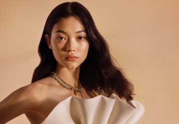 Conheça Mika Schneider, uma das modelos mais requisitadas da atualidade