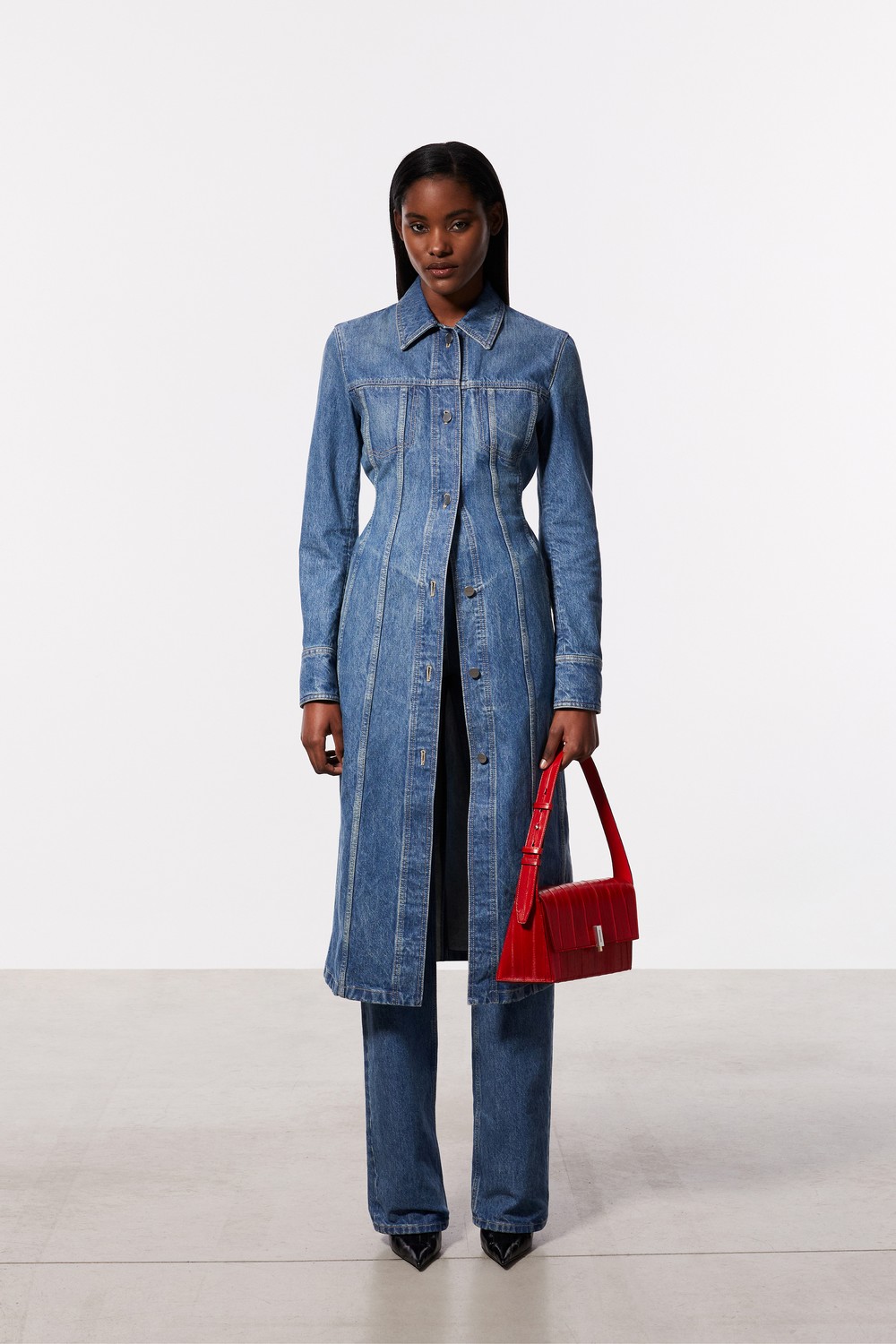Ferragamo apresenta pre-fall 2023 inspirado em Hollywood