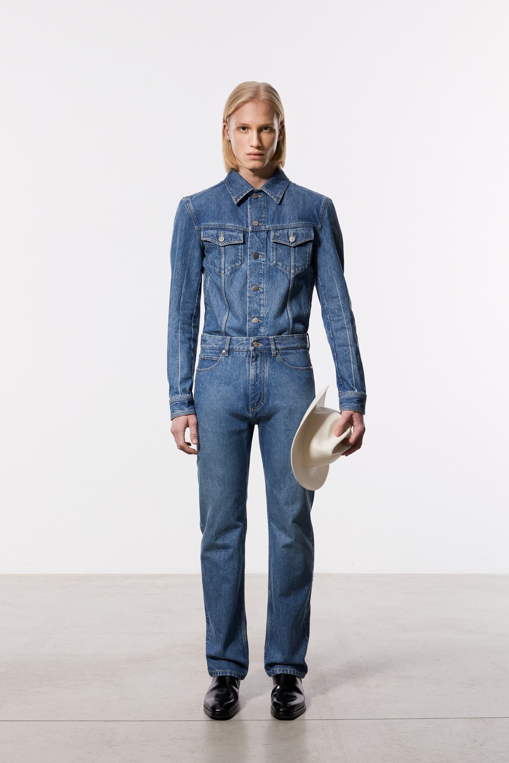 Ferragamo apresenta pre-fall 2023 inspirado em Hollywood