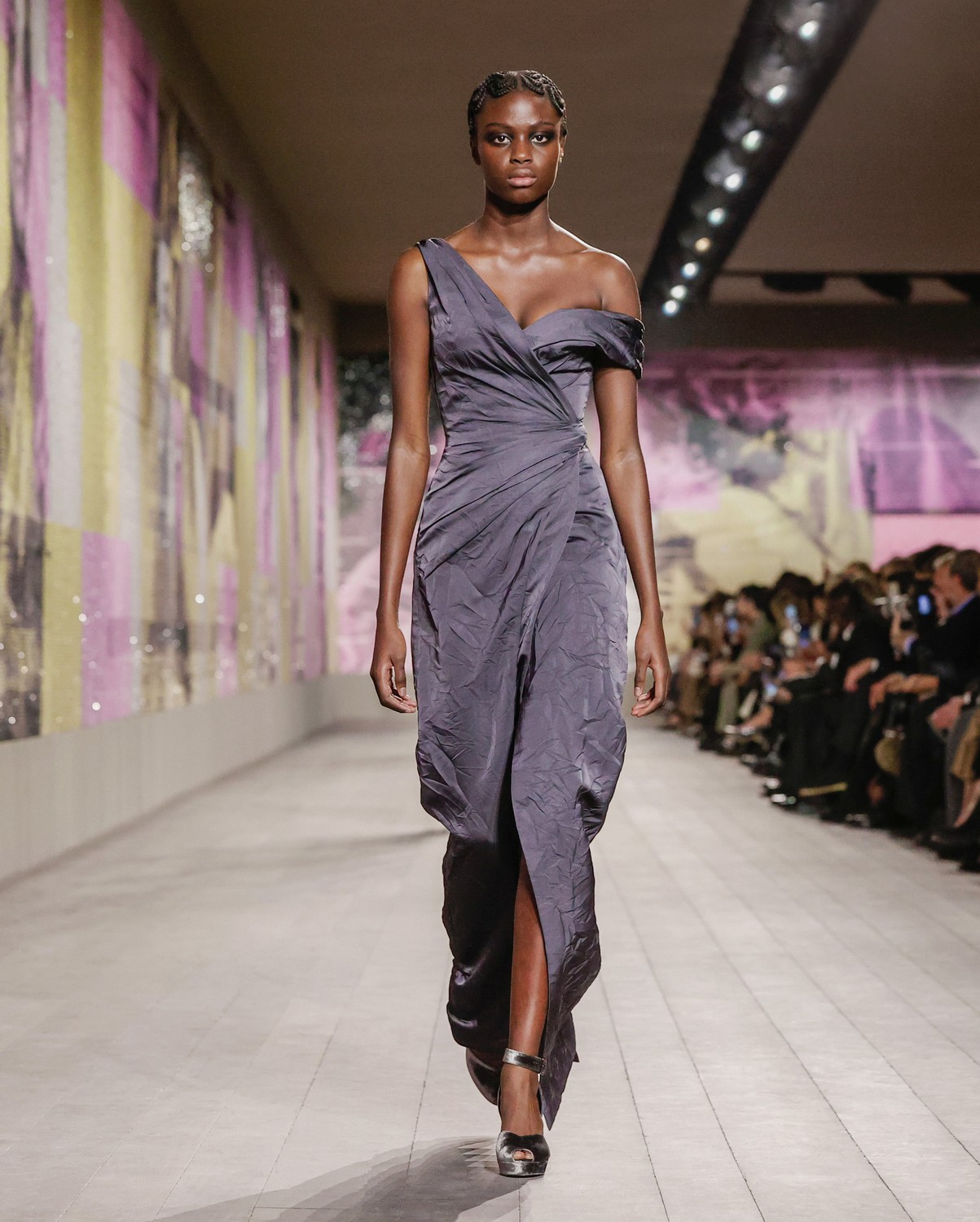 Alta-costura: Dior se inspira em Josephine Baker para verão 2023