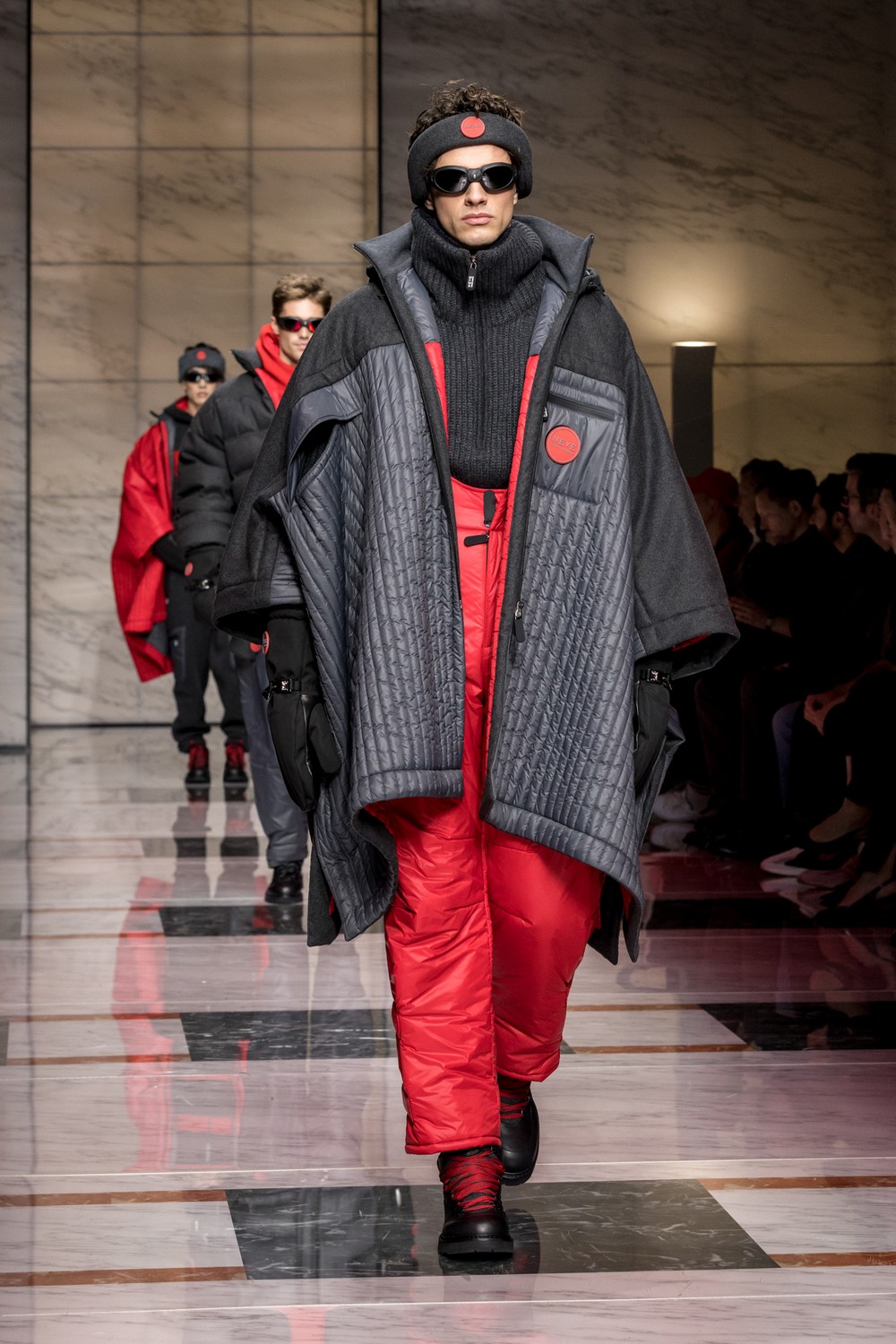 Giorgio Armani inspirasse nos átrios italianos para inverno 2023