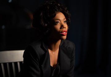 Relembre três maquiagens que marcaram a carreira de Whitney Houston