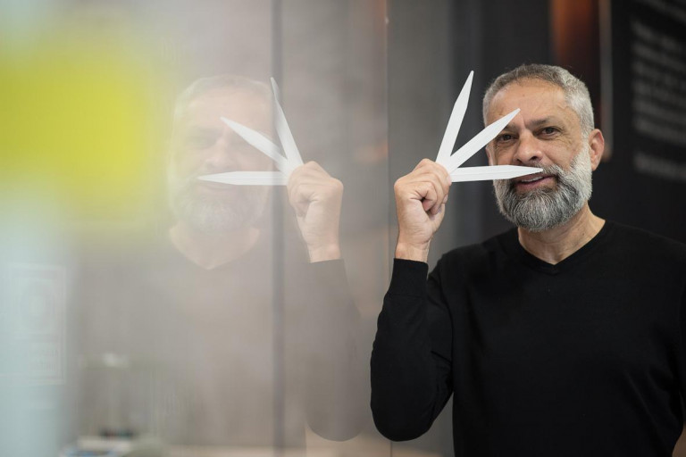 César Veiga explica o uso de neurociência e tecnologia nas produção de perfume