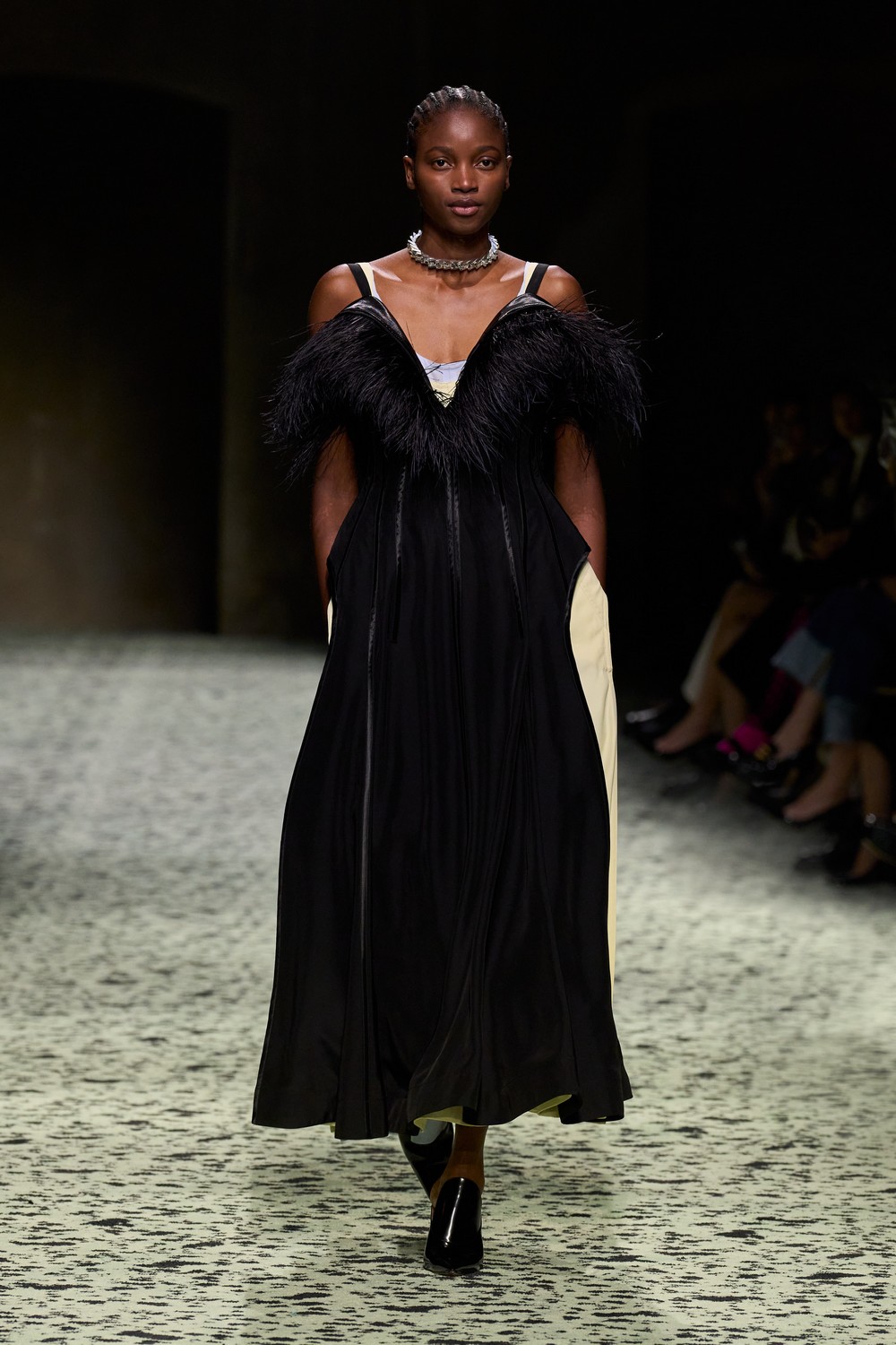 Do conforto à festa, Bottega Veneta cria guarda-roupa dos sonhos para inverno 2023