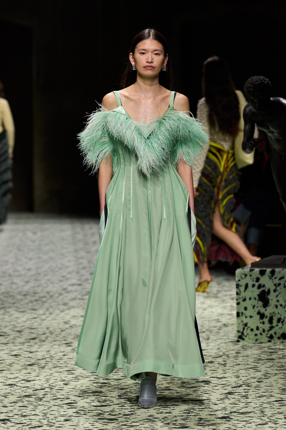 Do conforto à festa, Bottega Veneta cria guarda-roupa dos sonhos para inverno 2023