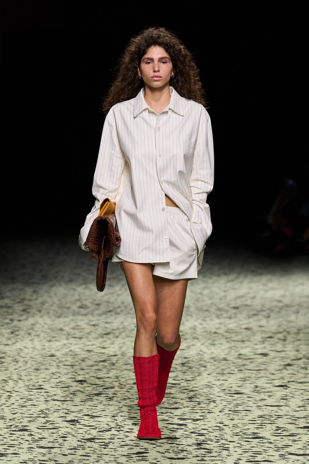 Do conforto à festa, Bottega Veneta cria guarda-roupa dos sonhos para inverno 2023