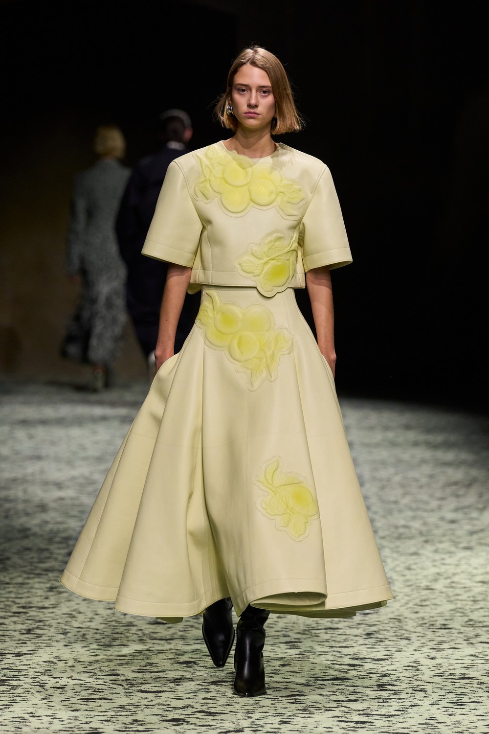 Do conforto à festa, Bottega Veneta cria guarda-roupa dos sonhos para inverno 2023