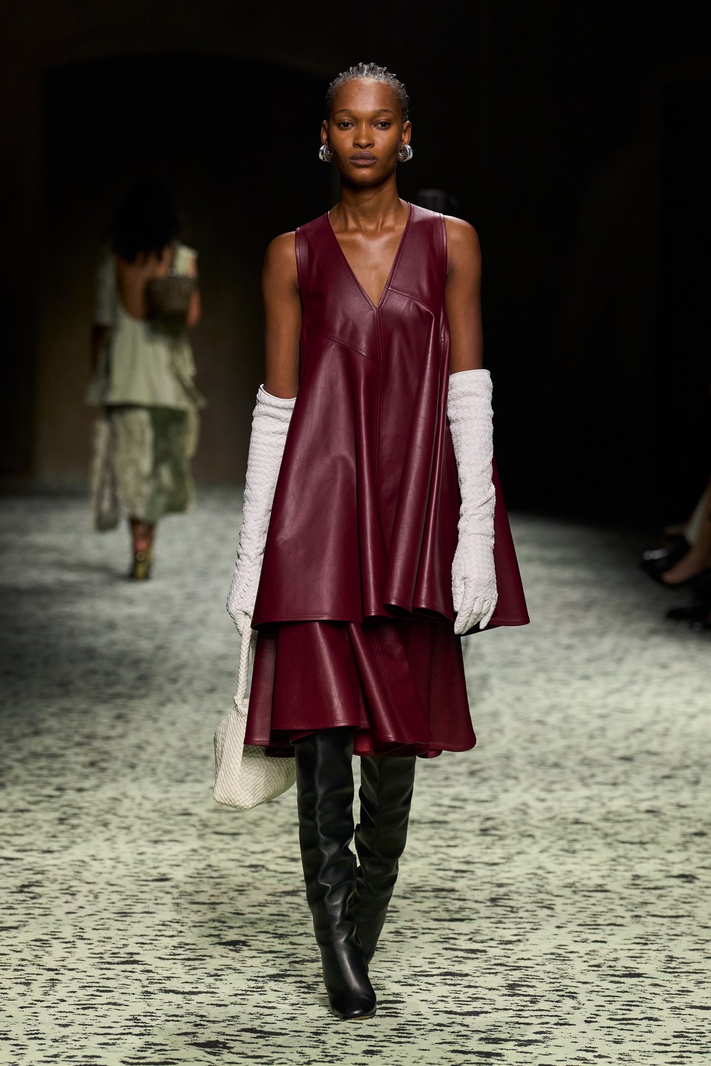 Do conforto à festa, Bottega Veneta cria guarda-roupa dos sonhos para inverno 2023