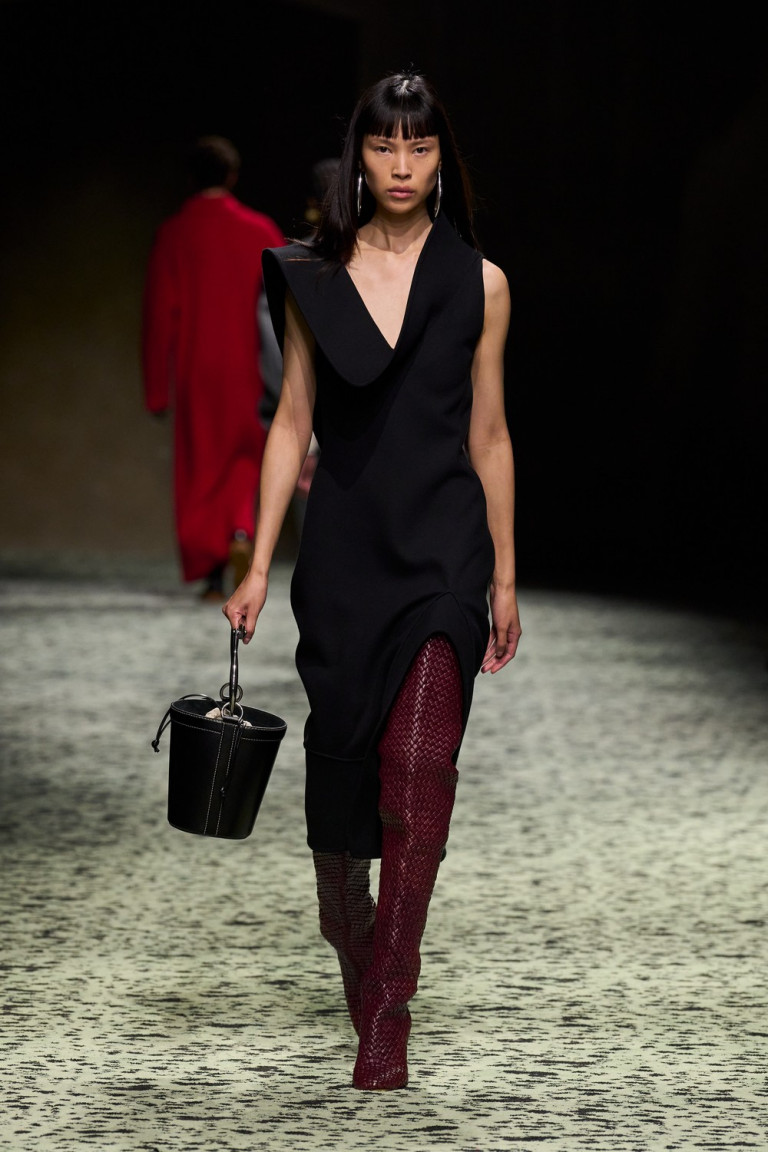 Do conforto à festa, Bottega Veneta cria guarda-roupa dos sonhos para inverno 2023