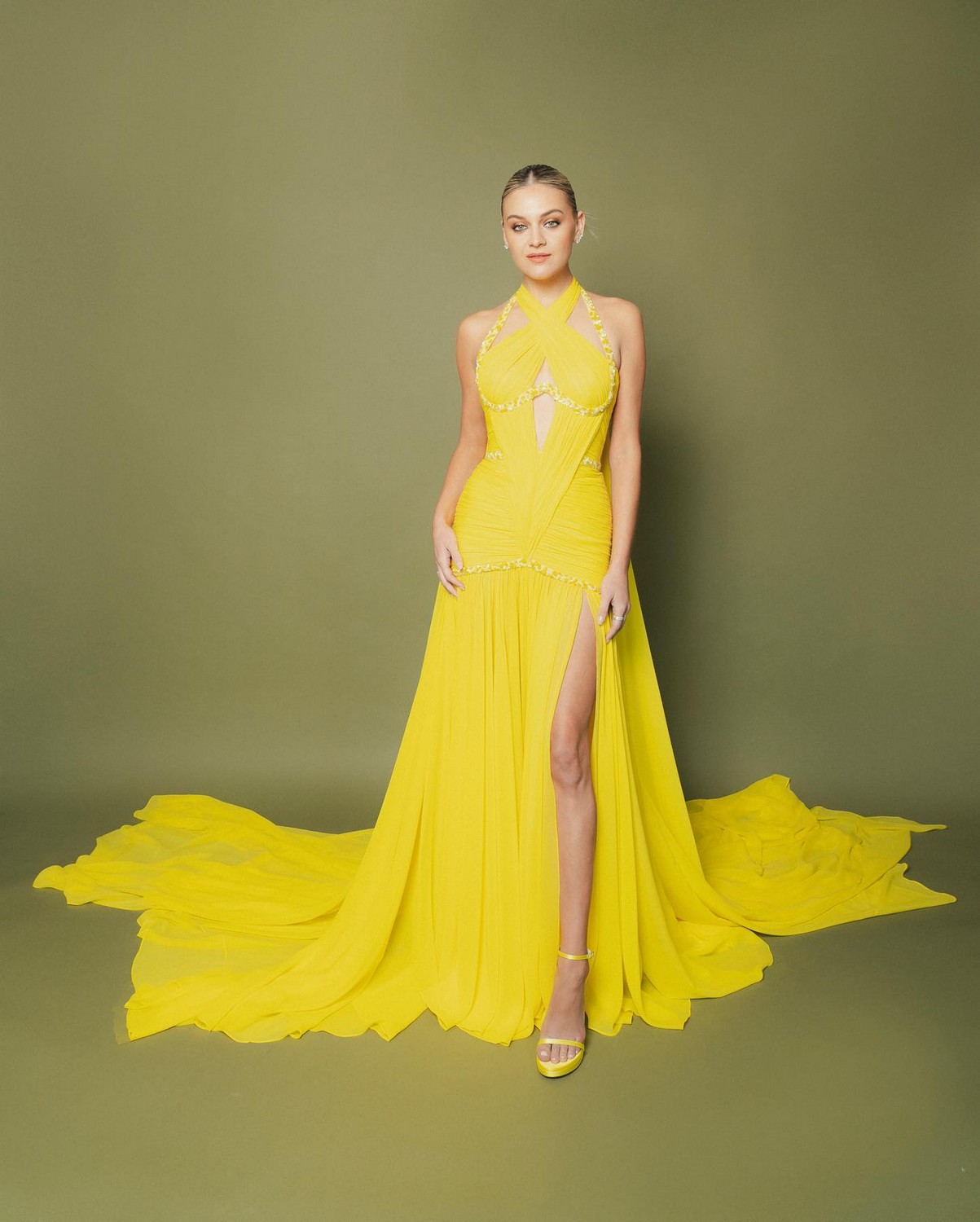 Do amarelo ao vermelho: celebridades criam pôr de sol no Grammy