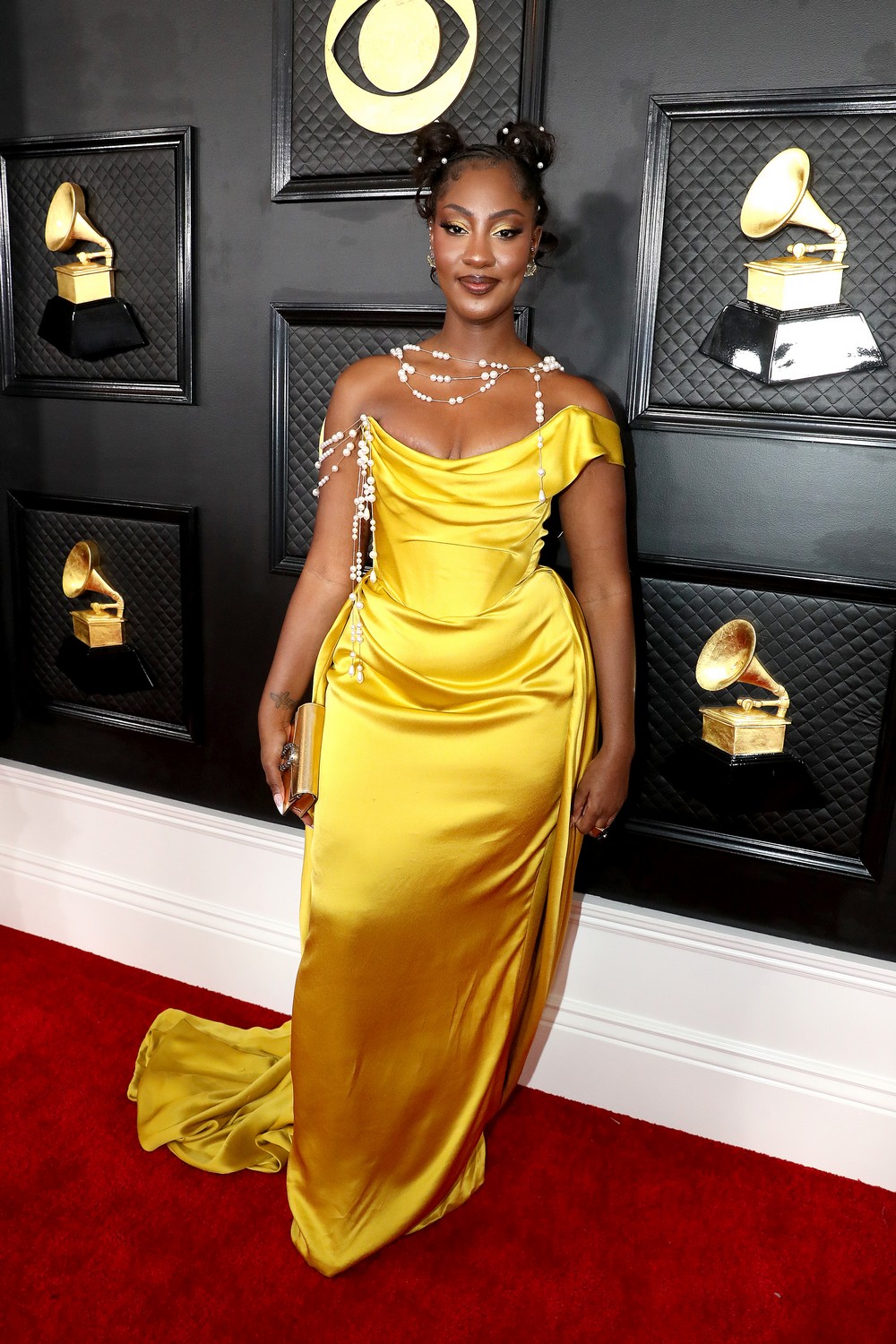 Do amarelo ao vermelho: celebridades criam pôr de sol no Grammy
