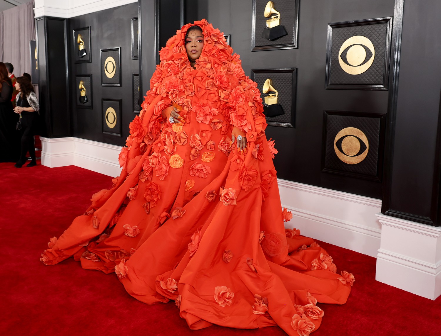 Do amarelo ao vermelho: celebridades criam pôr de sol no Grammy