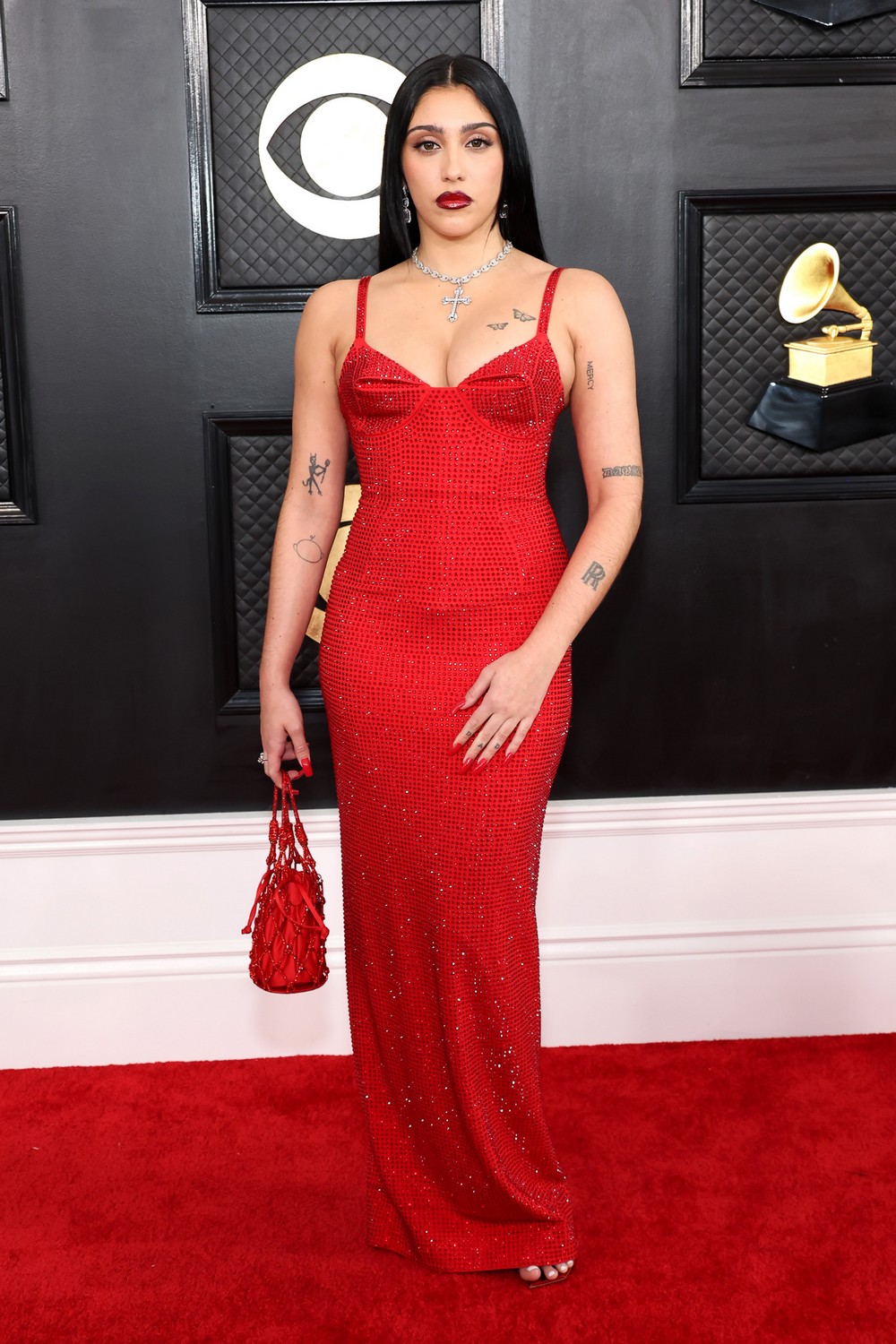 Do amarelo ao vermelho: celebridades criam pôr de sol no Grammy