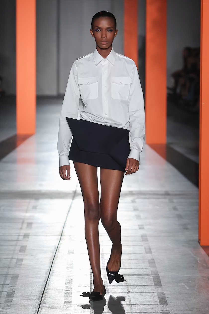 Prada: as saias são as protagonistas no inverno 2023 da marca