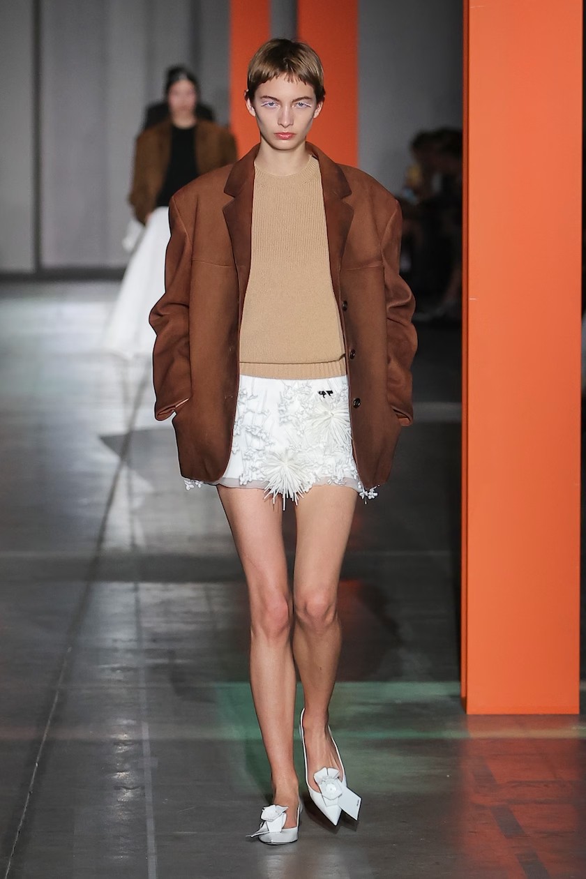 Prada: as saias são as protagonistas no inverno 2023 da marca