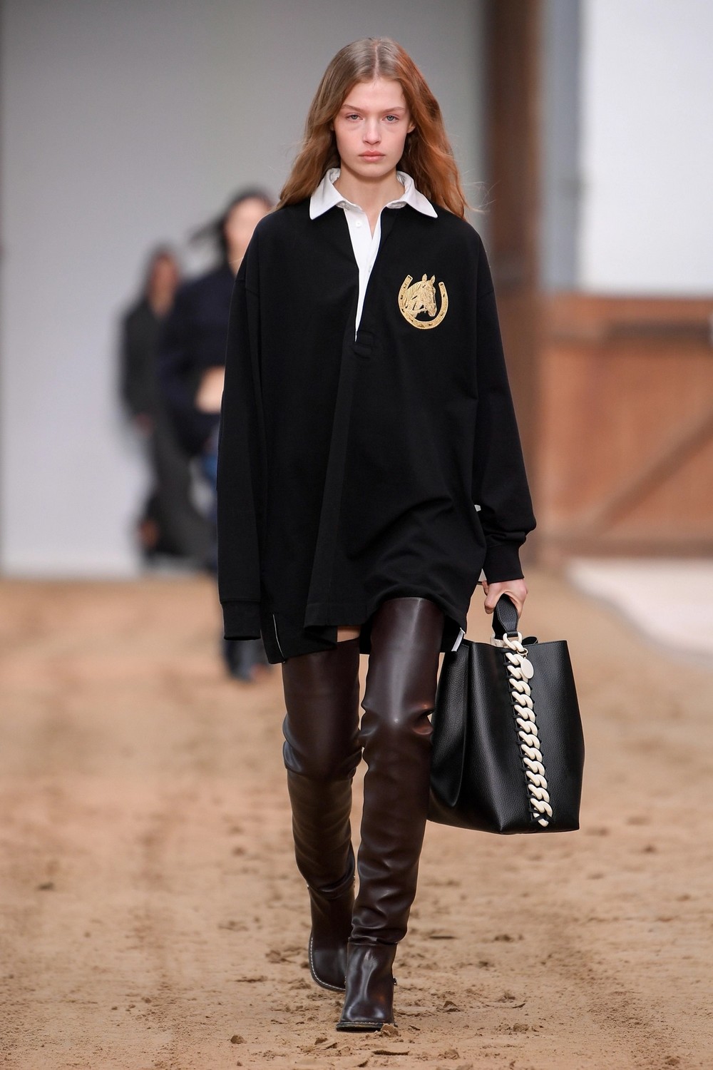 Stella McCartney se inspira no universo equestre para inverno 2023