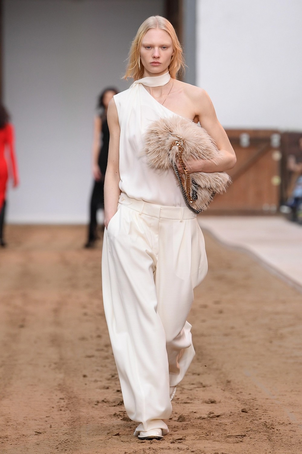 Stella McCartney se inspira no universo equestre para inverno 2023