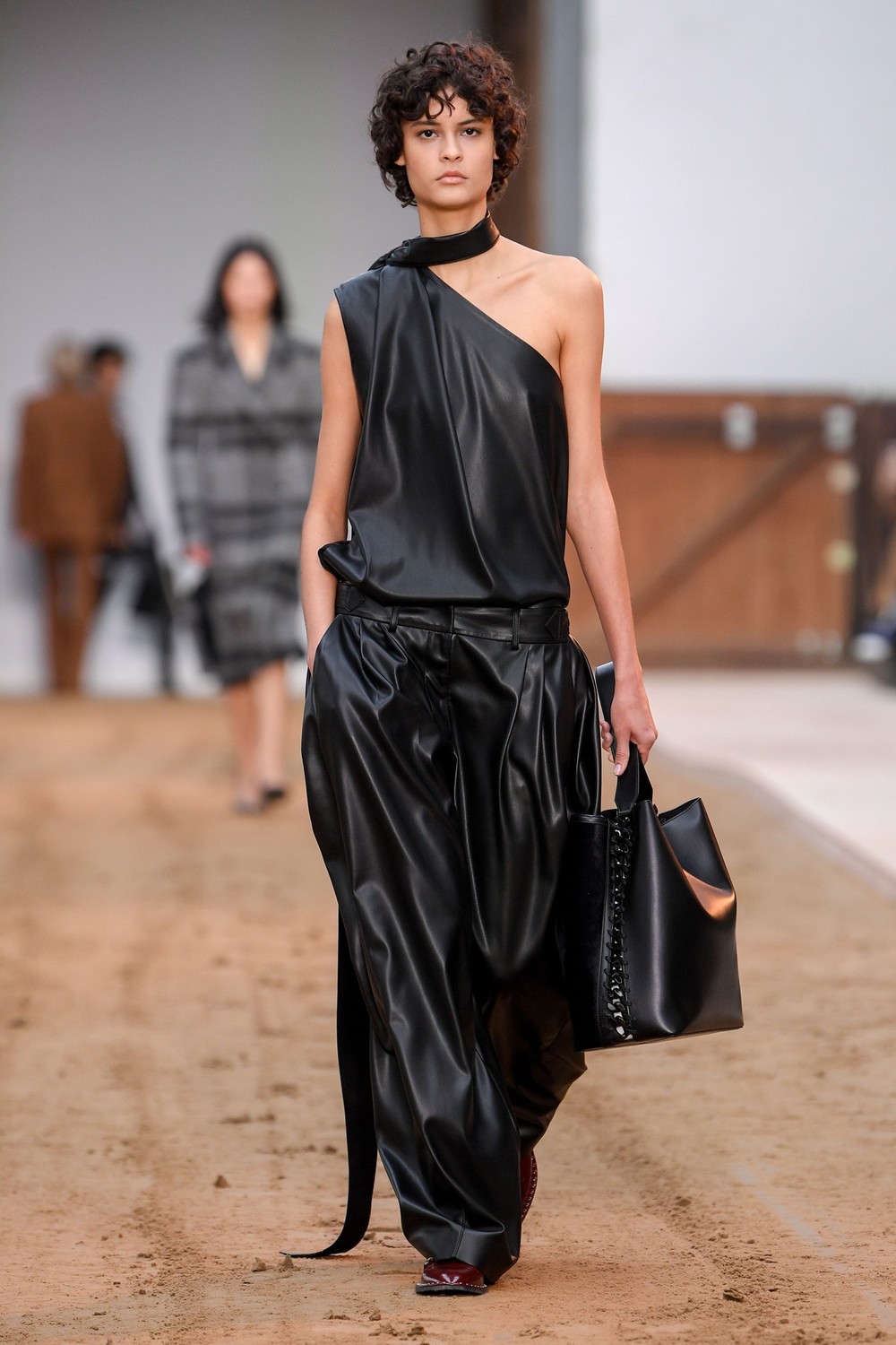 Stella McCartney se inspira no universo equestre para inverno 2023