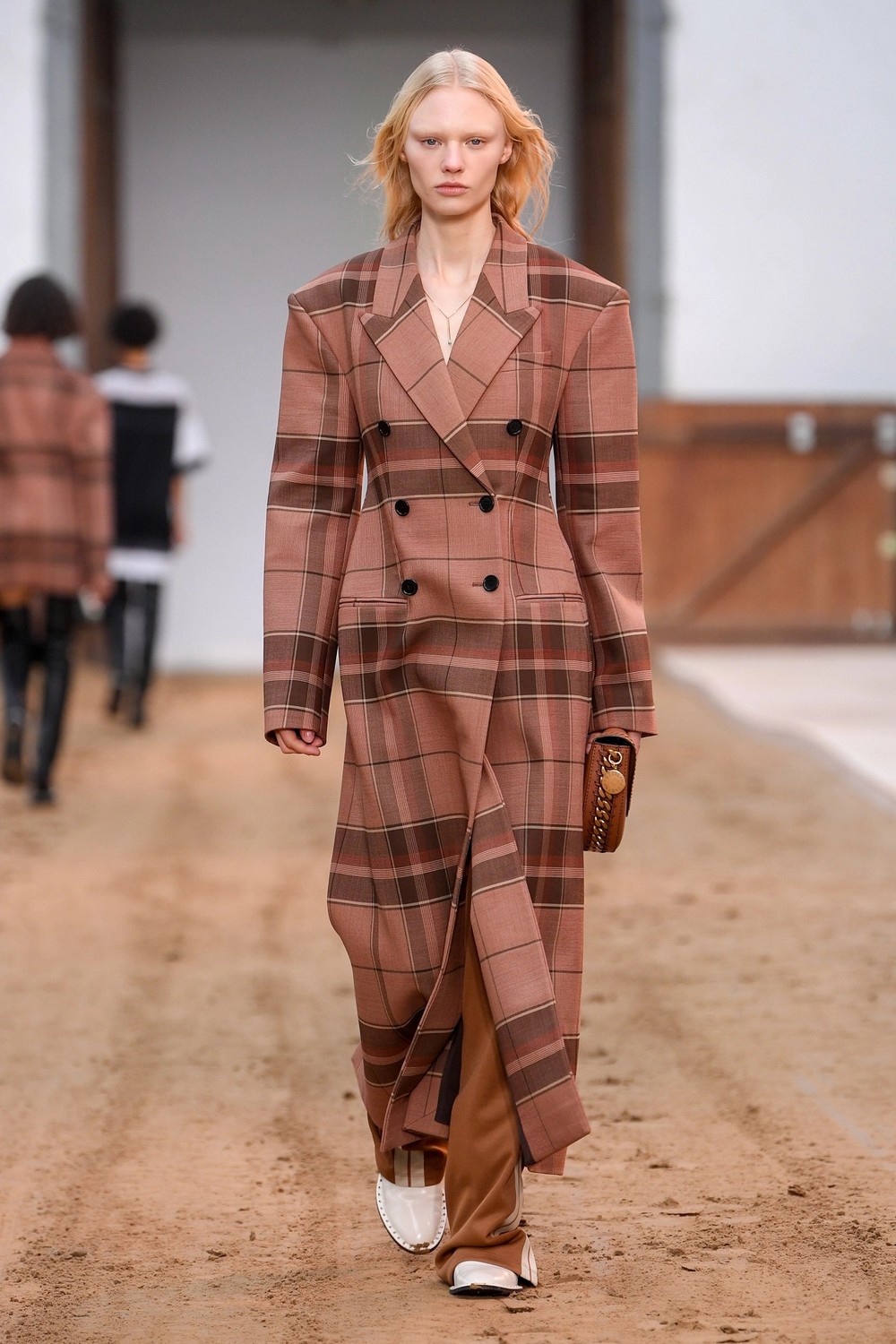 Stella McCartney se inspira no universo equestre para inverno 2023